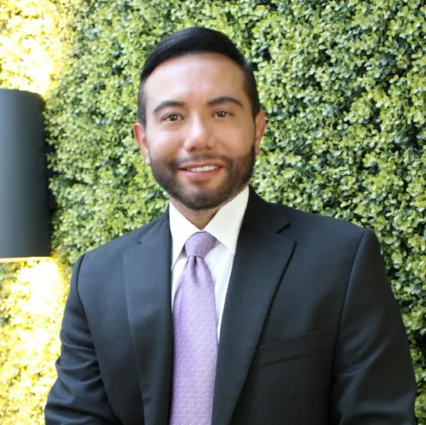 Dr.  Francisco Saynes